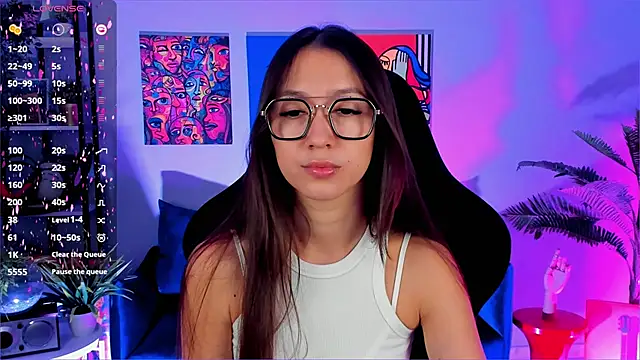 Snapshot of LanaBaker chatting on 12/19/25, 03:02 LanaBaker online show from 12/19/25, 03:02