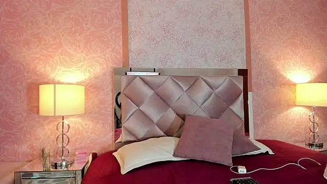 Maxim-Walker online show from 11/16/25, 03:12