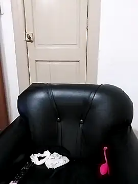 littlebrunett online show from 03/12/25, 12:15