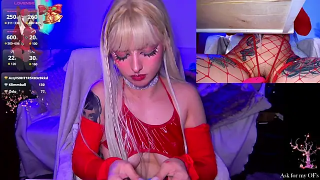 Snapshot of HollyDominic chatting on 12/21/25, 04:47 HollyDominic online show from 12/21/25, 04:47