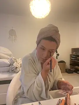 Snapshot of Off__Melonenmandy chatting on 10/13/25, 05:29 Off Melonenmandy online show from 10/13/25, 05:29