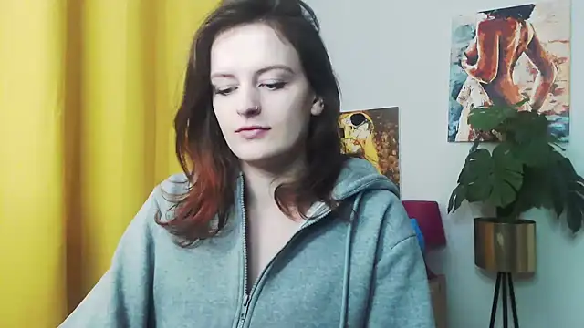 Snapshot of juicyNadine chatting on 12/19/24, 06:23 juicyNadine online show from 12/19/24, 06:23