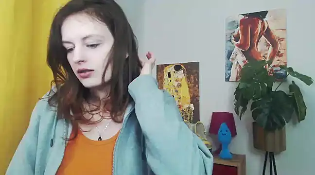 Snapshot of juicyNadine chatting on 03/06/25, 06:19 juicyNadine online show from 03/06/25, 06:19