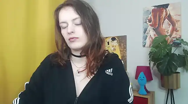 Snapshot of juicyNadine chatting on 03/12/25, 06:18 juicyNadine online show from 03/12/25, 06:18