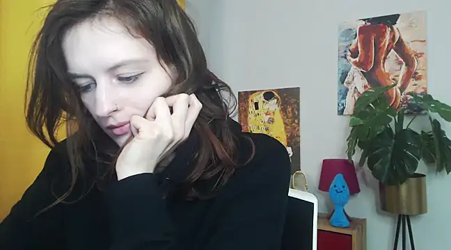 Snapshot of juicyNadine chatting on 03/18/25, 09:20 juicyNadine online show from 03/18/25, 09:20