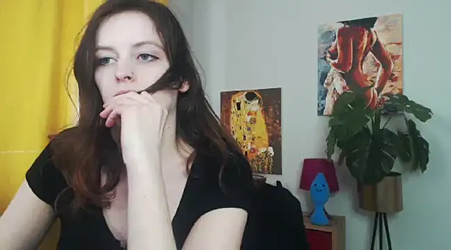 Snapshot of juicyNadine chatting on 03/19/25, 12:23 juicyNadine online show from 03/19/25, 12:23