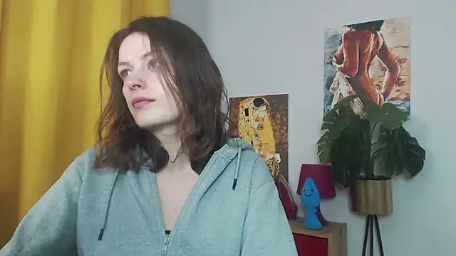 Snapshot of juicyNadine chatting on 10/08/25, 04:43 juicyNadine online show from 10/08/25, 04:43