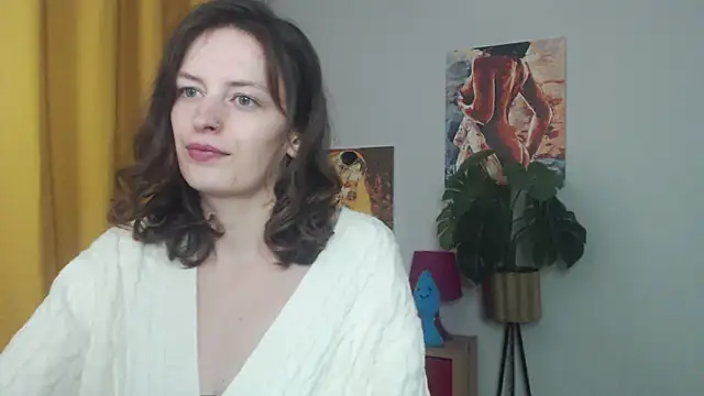 Snapshot of juicyNadine chatting on 10/13/25, 04:34 juicyNadine online show from 10/13/25, 04:34