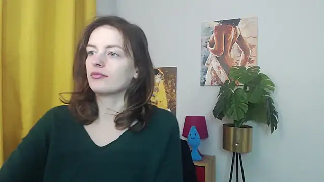 Snapshot of juicyNadine chatting on 11/26/25, 05:52 juicyNadine online show from 11/26/25, 05:52