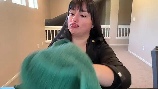 Snapshot of rubybabyxo chatting on 10/28/25, 10:12 rubybabyxo online show from 10/28/25, 10:12