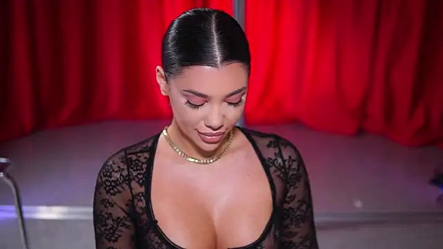 Snapshot of NatyDesiree chatting on 01/07/25, 10:19 NatyDesiree online show from 01/07/25, 10:19