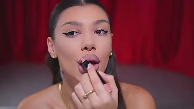 Snapshot of NatyDesiree chatting on 01/28/25, 07:53 NatyDesiree online show from 01/28/25, 07:53