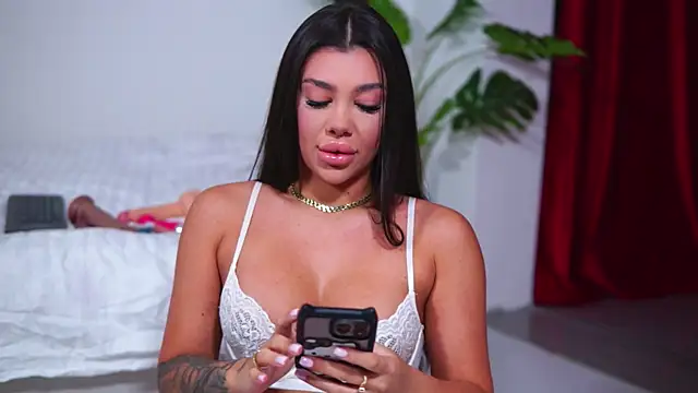 Snapshot of NatyDesiree chatting on 09/22/25, 06:59 NatyDesiree online show from 09/22/25, 06:59