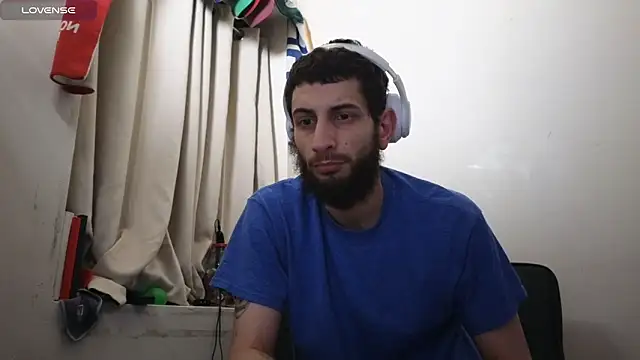 Snapshot of pantslesstraveler_plt chatting on 12/30/24, 11:49 pantslesstraveler plt online show from 12/30/24, 11:49