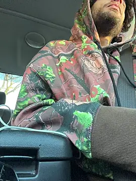 Snapshot of pantslesstraveler_plt chatting on 12/21/25, 09:33 pantslesstraveler plt online show from 12/21/25, 09:33