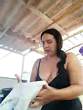 Snapshot of allison-dreams chatting on 01/14/25, 06:38 allison-dreams online show from 01/14/25, 06:38