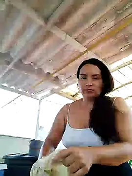 Snapshot of allison-dreams chatting on 01/25/25, 06:02 allison-dreams online show from 01/25/25, 06:02