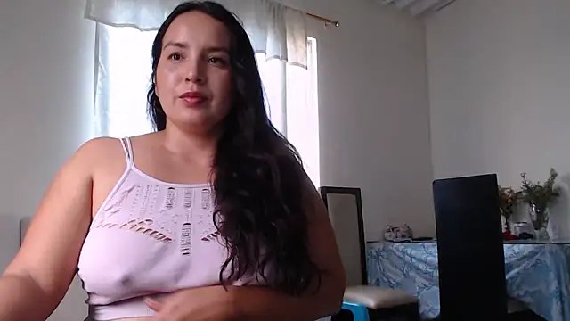 Snapshot of allison-dreams chatting on 02/05/25, 10:33 allison-dreams online show from 02/05/25, 10:33