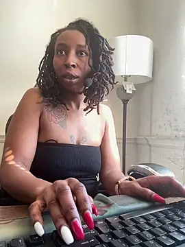 LeyaHoneybuns online show from 02/18/25, 06:58