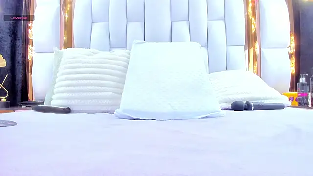 Snapshot of RileySweett chatting on 10/27/25, 11:47 RileySweett online show from 10/27/25, 11:47