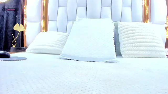 Snapshot of RileySweett chatting on 10/28/25, 12:09 RileySweett online show from 10/28/25, 12:09