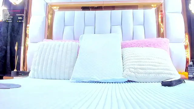 Snapshot of RileySweett chatting on 11/08/25, 11:43 RileySweett online show from 11/08/25, 11:43