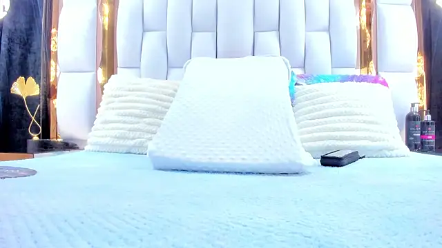 Snapshot of RileySweett chatting on 11/11/25, 11:32 RileySweett online show from 11/11/25, 11:32