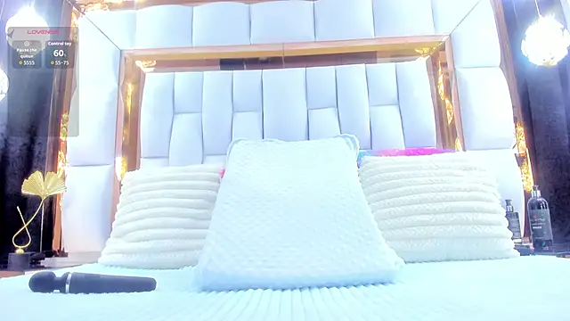 Snapshot of RileySweett chatting on 11/14/25, 11:42 RileySweett online show from 11/14/25, 11:42