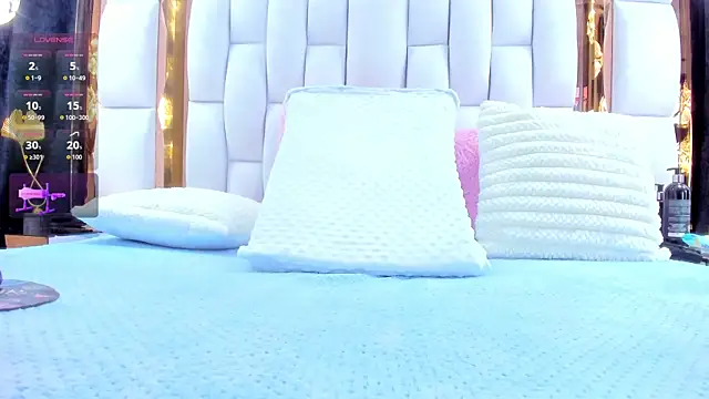 Snapshot of RileySweett chatting on 11/20/25, 11:43 RileySweett online show from 11/20/25, 11:43