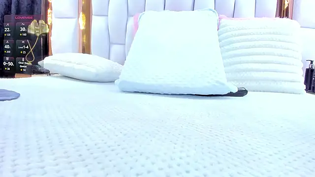 Snapshot of RileySweett chatting on 11/22/25, 11:31 RileySweett online show from 11/22/25, 11:31