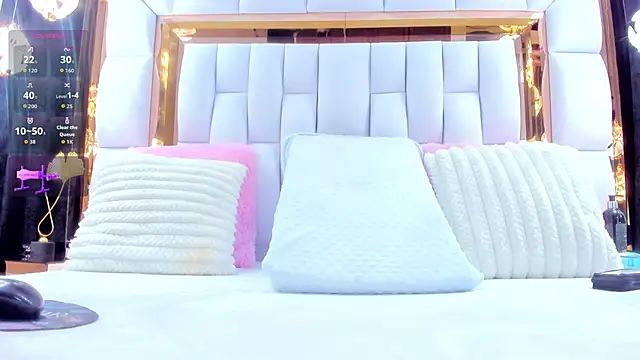 Snapshot of RileySweett chatting on 11/24/25, 11:43 RileySweett online show from 11/24/25, 11:43