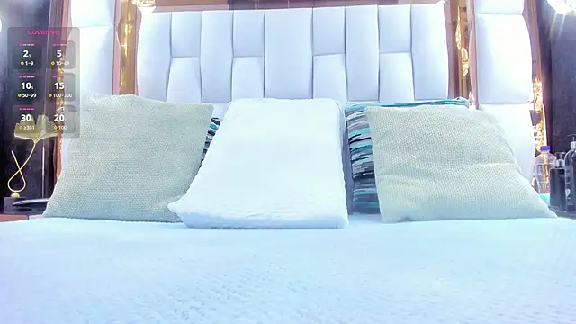 Snapshot of RileySweett chatting on 12/17/25, 11:38 RileySweett online show from 12/17/25, 11:38