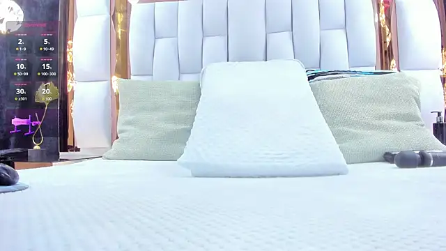 Snapshot of RileySweett chatting on 12/20/25, 11:50 RileySweett online show from 12/20/25, 11:50