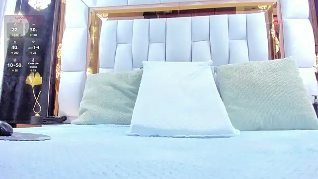 Snapshot of RileySweett chatting on 12/21/25, 11:50 RileySweett online show from 12/21/25, 11:50