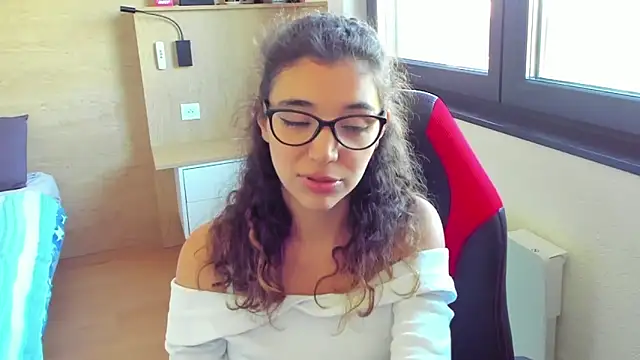 uniquerossie online show from 10/08/25, 02:14