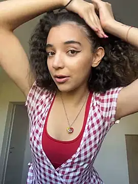 uniquerossie online show from 11/05/25, 01:44