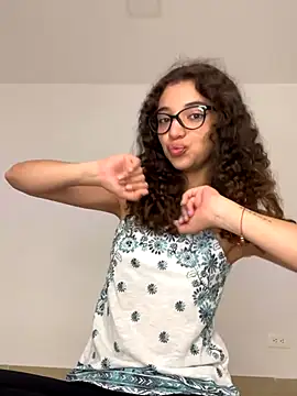 uniquerossie online show from 01/08/26, 07:54