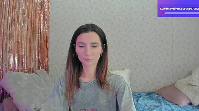 Snapshot of crystalnut chatting on 01/26/25, 06:17 crystalnut online show from 01/26/25, 06:17