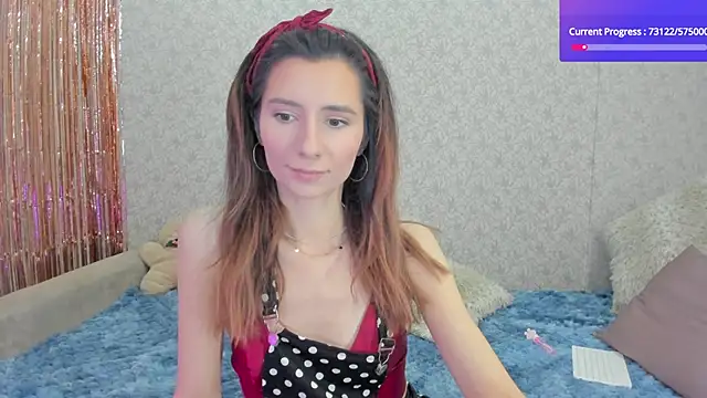 Snapshot of crystalnut chatting on 01/27/25, 01:09 crystalnut online show from 01/27/25, 01:09