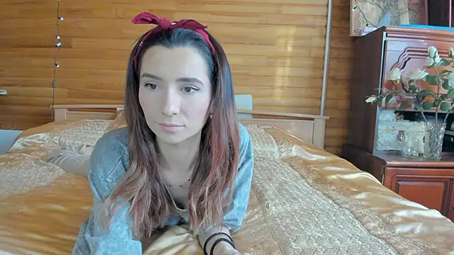 Snapshot of crystalnut chatting on 02/01/25, 04:14 crystalnut online show from 02/01/25, 04:14