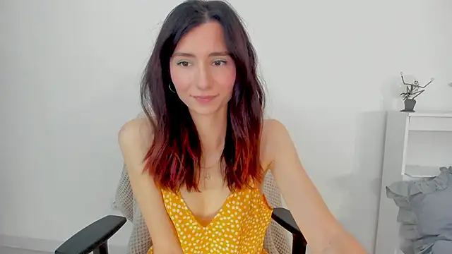 Snapshot of crystalnut chatting on 11/09/25, 04:11 crystalnut online show from 11/09/25, 04:11