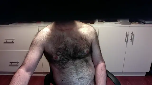 Snapshot of spanishairy chatting on 10/10/25, 05:06 spanishairy online show from 10/10/25, 05:06