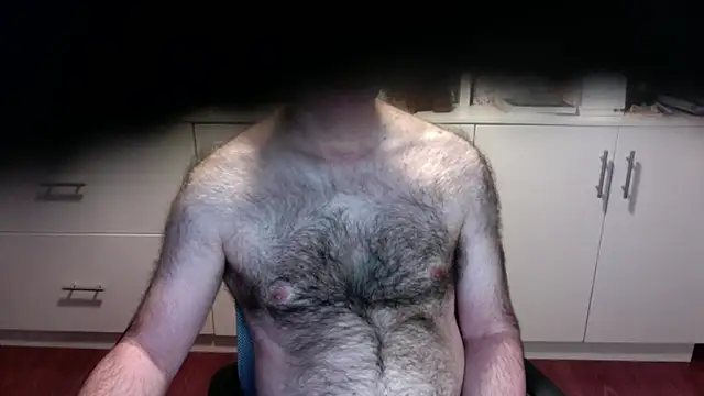 Snapshot of spanishairy chatting on 10/14/25, 05:08 spanishairy online show from 10/14/25, 05:08