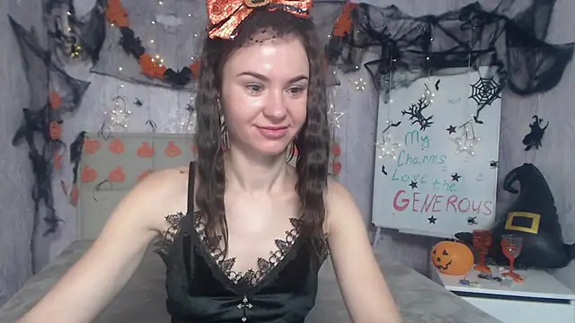 KaraCriegs online show from 10/27/25, 06:23