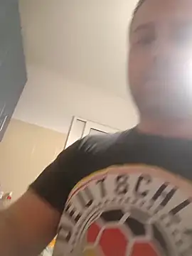 Snapshot of LucianM6 chatting on 03/23/26, 04:44 LucianM6 online show from 03/23/26, 04:44