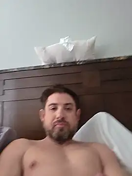Snapshot of caliguy37 chatting on 07/19/26, 06:33 caliguy37 online show from 07/19/26, 06:33