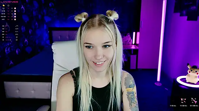 ShhhO O online show from 11/25/25, 02:28