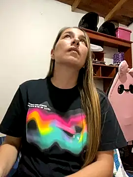 Iris love18 online show from 12/04/25, 12:20