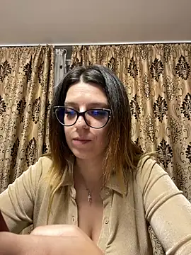 Snapshot of NadiraNoor chatting on 11/10/25, 08:41 NadiraNoor online show from 11/10/25, 08:41