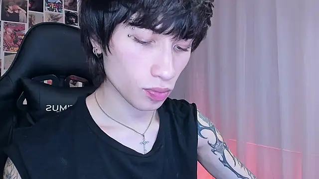 Snapshot of liamelf chatting on 01/06/25, 05:52 liamelf online show from 01/06/25, 05:52